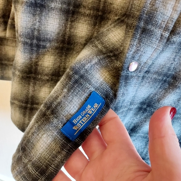 Pendleton Button Up - Picture 3 of 5